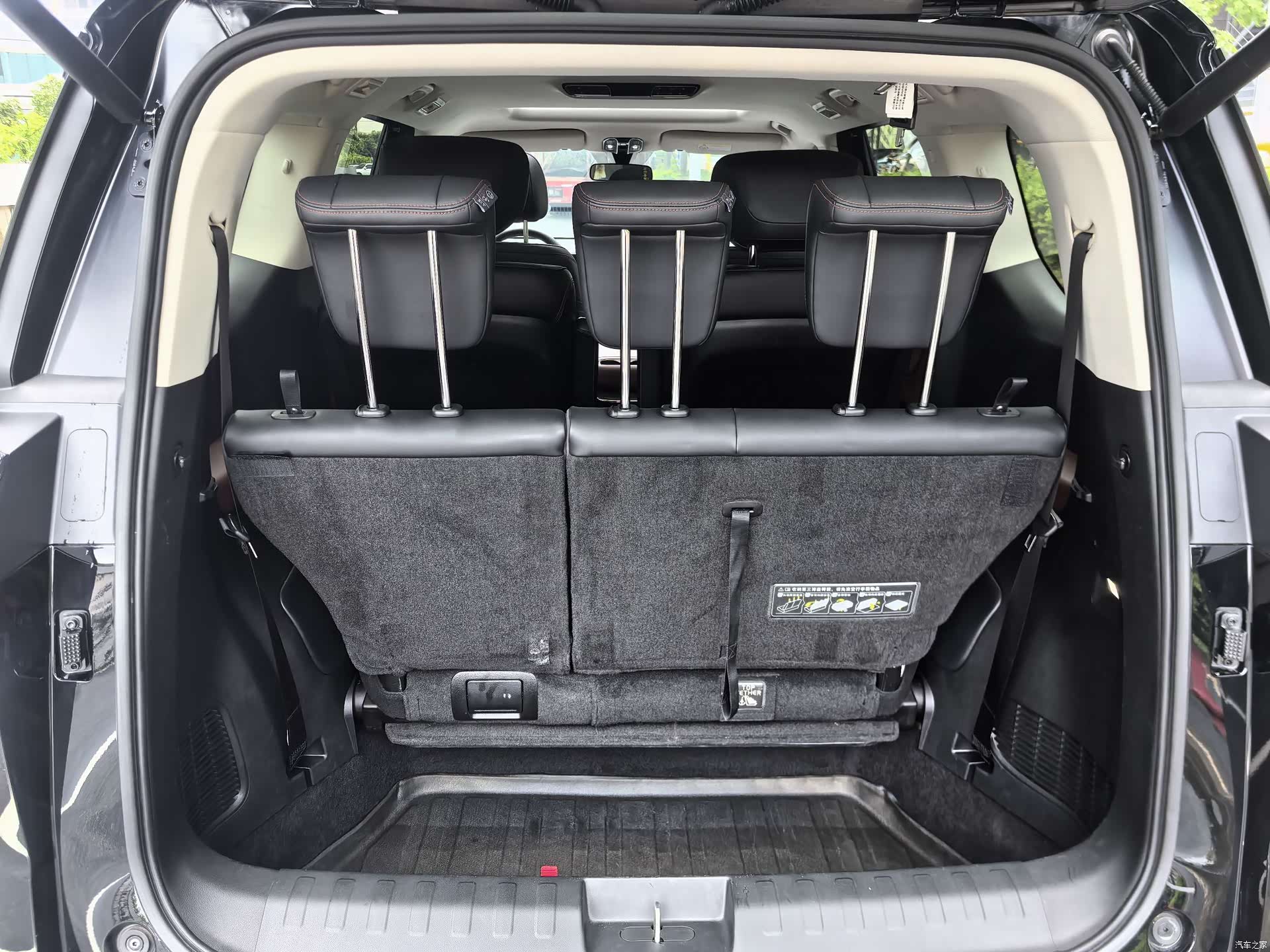 Trumpchi E8, 2025 35