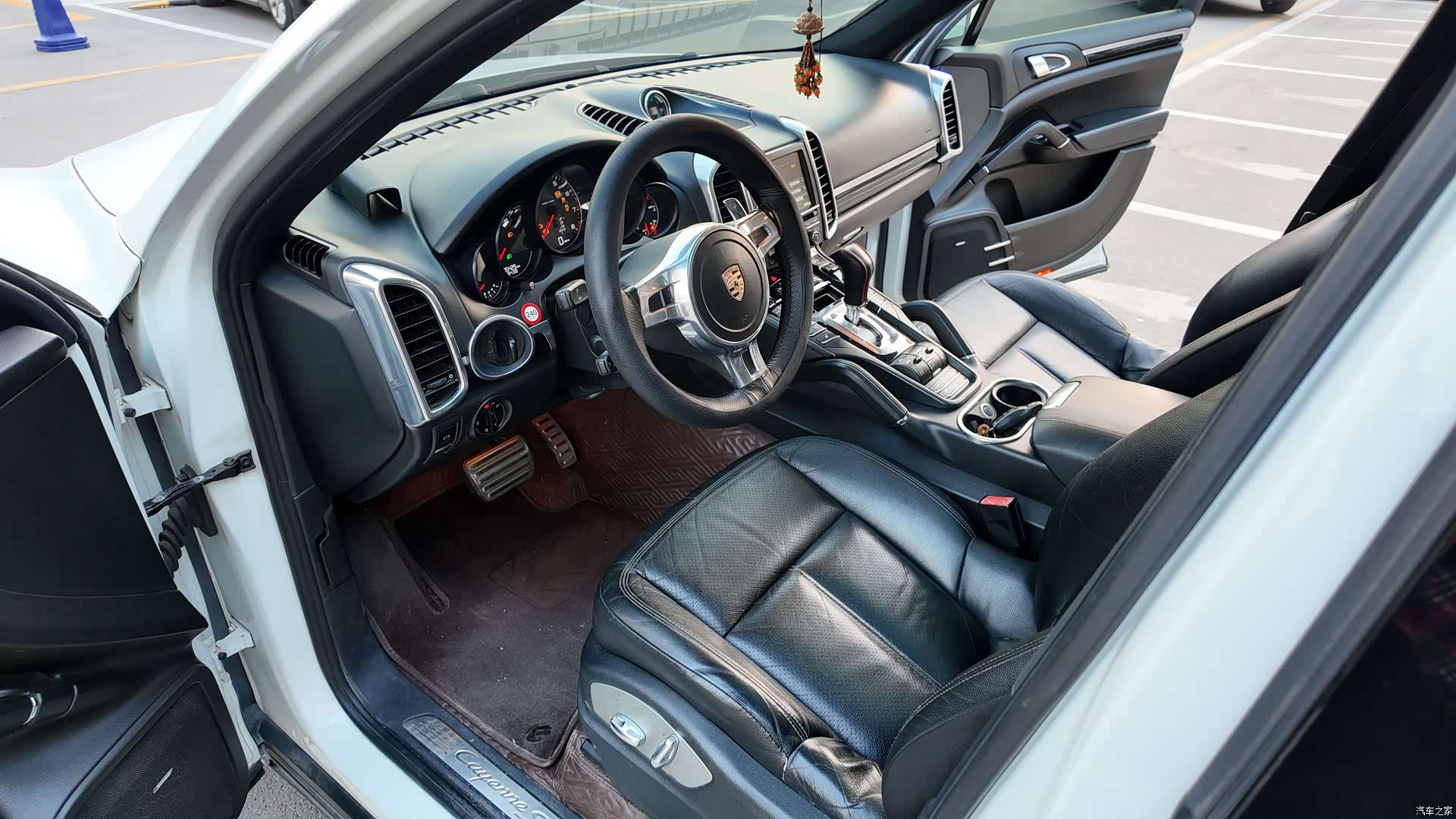 Porsche Cayenne, 2012 11