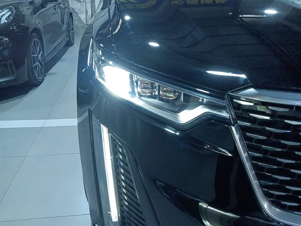 Cadillac XT6