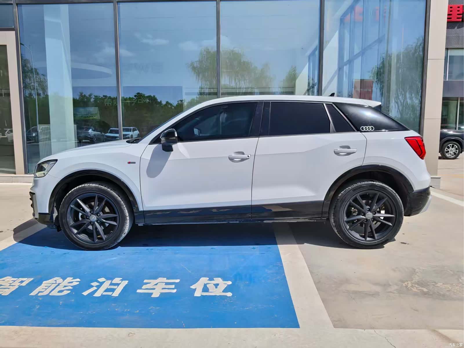 Audi Q2L, 2021 2