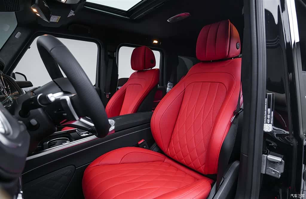 Mercedes-Benz G-Class, 2026 11