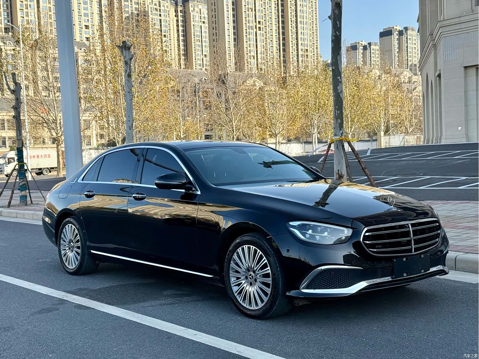 Mercedes-Benz E-Class, 2023 3