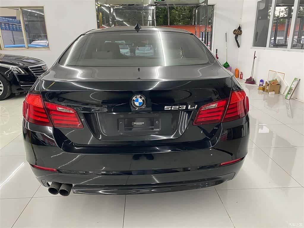 BMW 5 Series, 2011 все фото