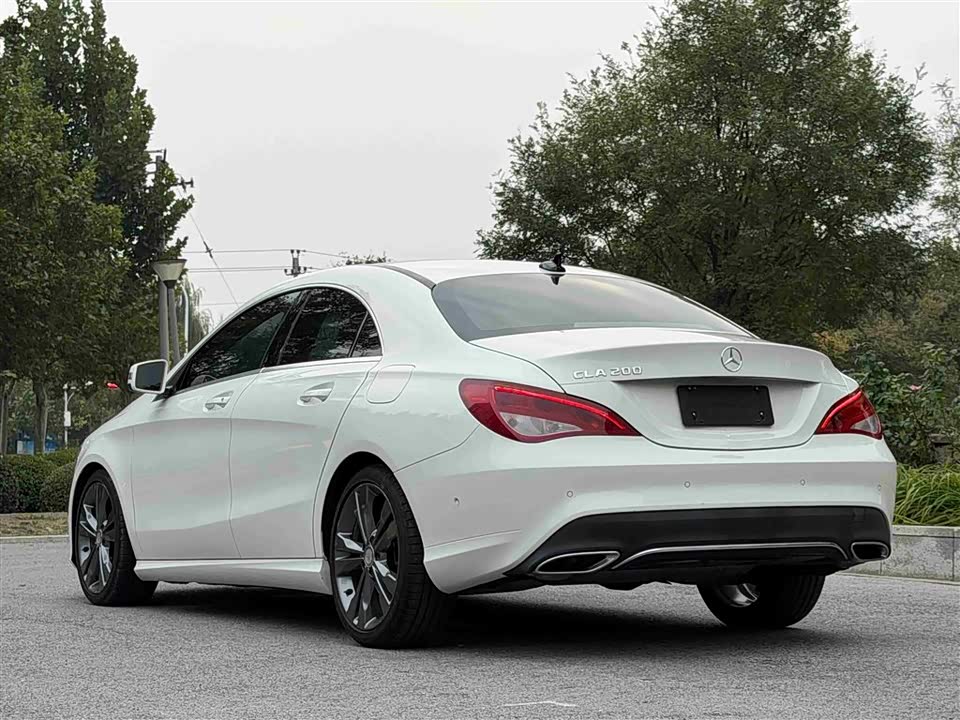 Mercedes-Benz CLA