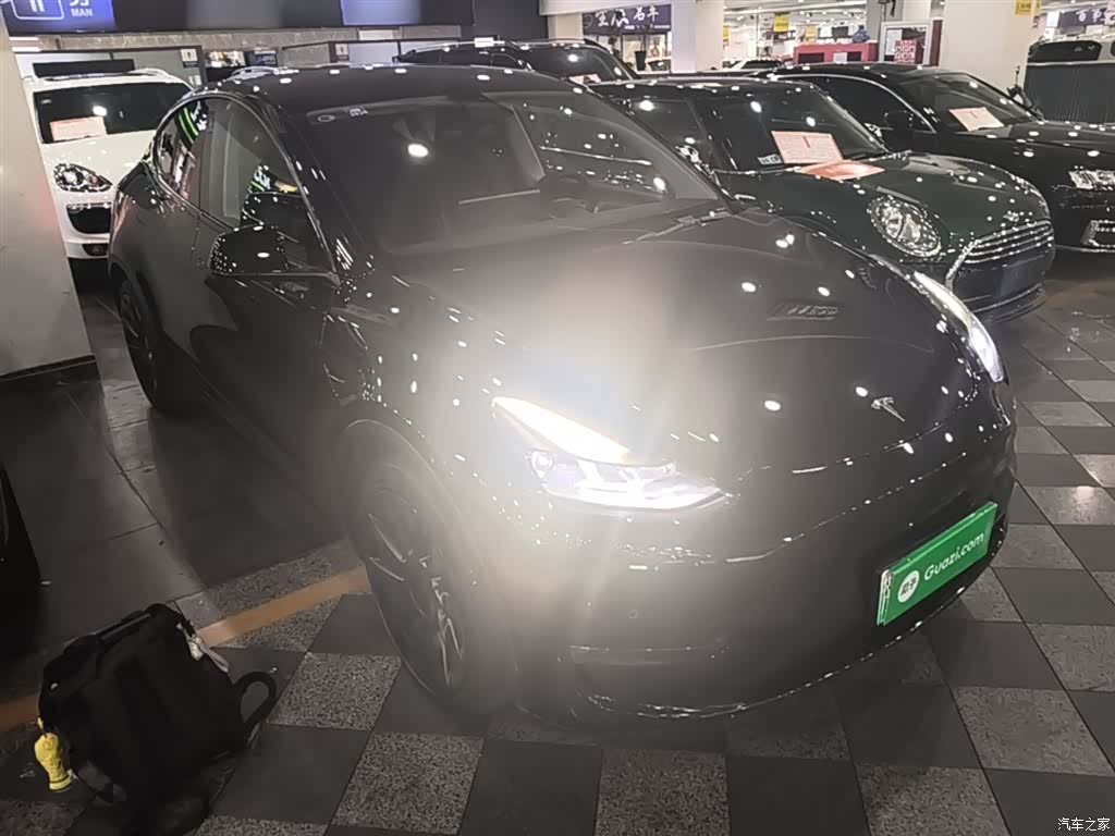 Tesla Model Y, 2022 4