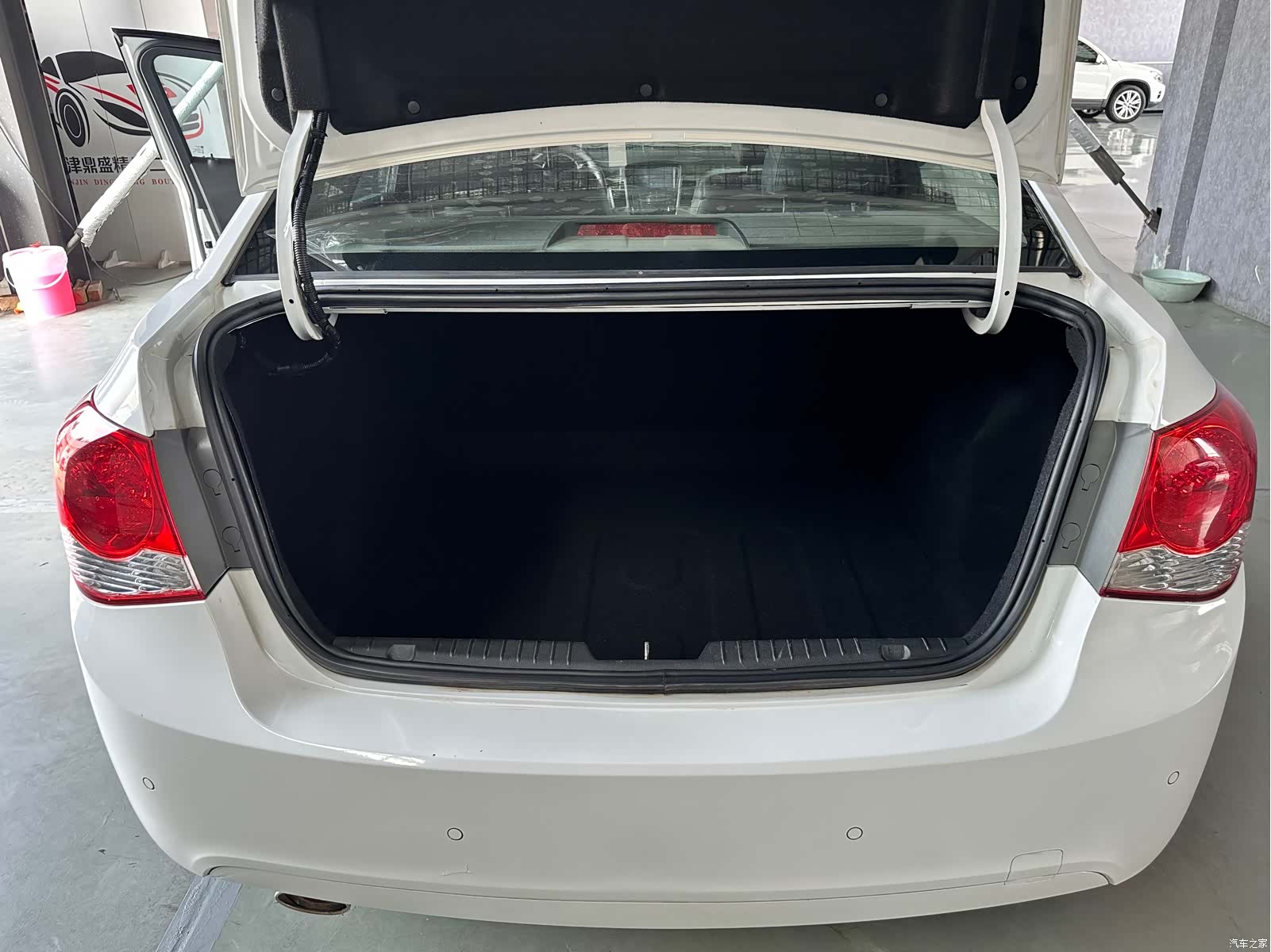 Chevrolet SL, 2012 8