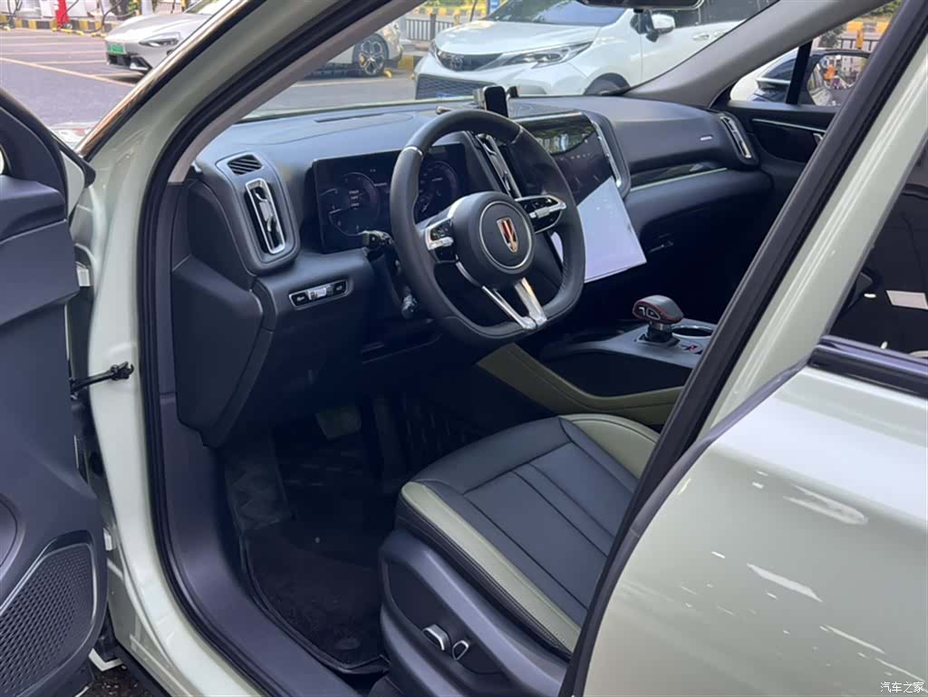 Hongqi HS3, 2023 17