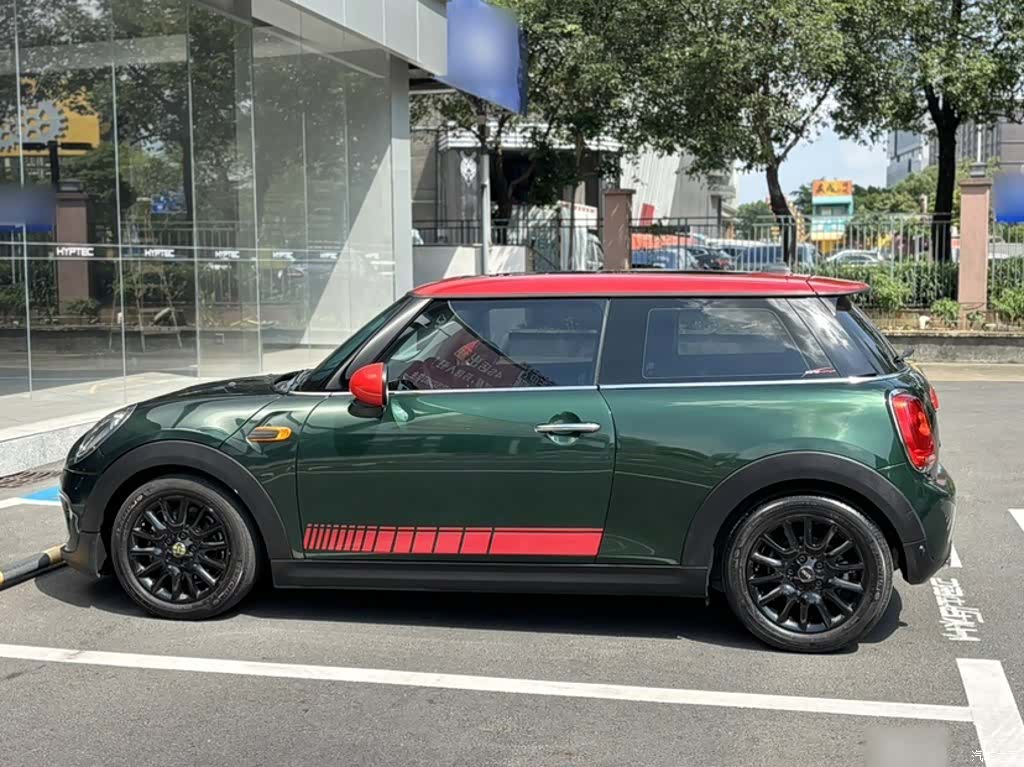 Mini ONE, 2018 23