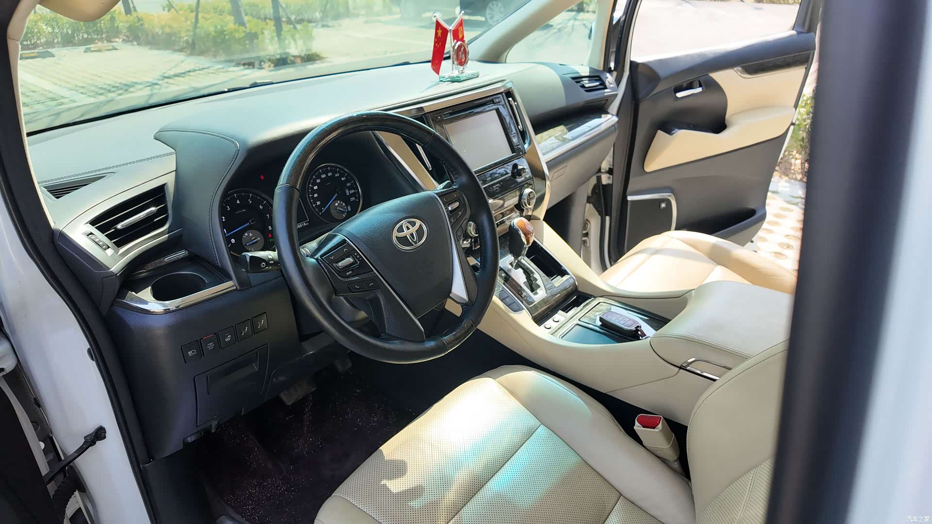 Toyota Alphard, 2017 7