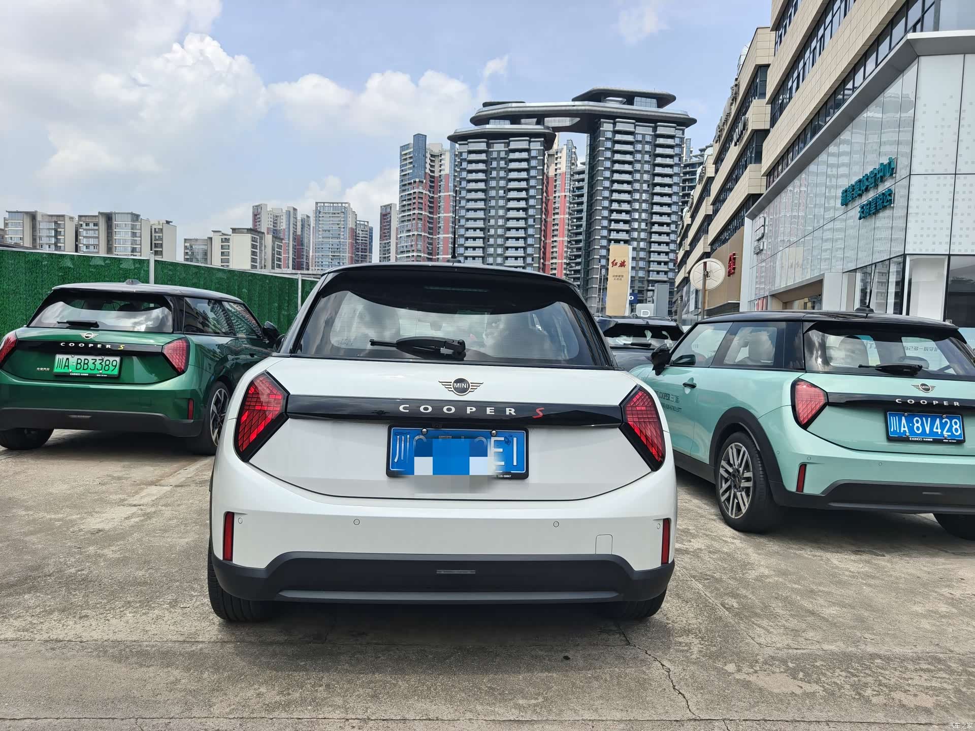 Mini Cooper, 2024 все фото