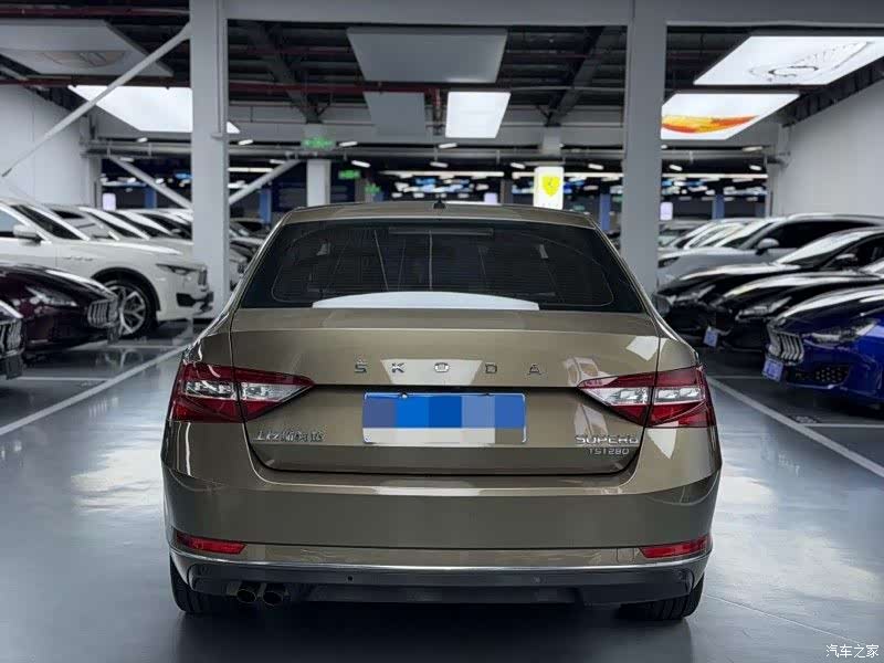 Skoda Superb, 2019 10