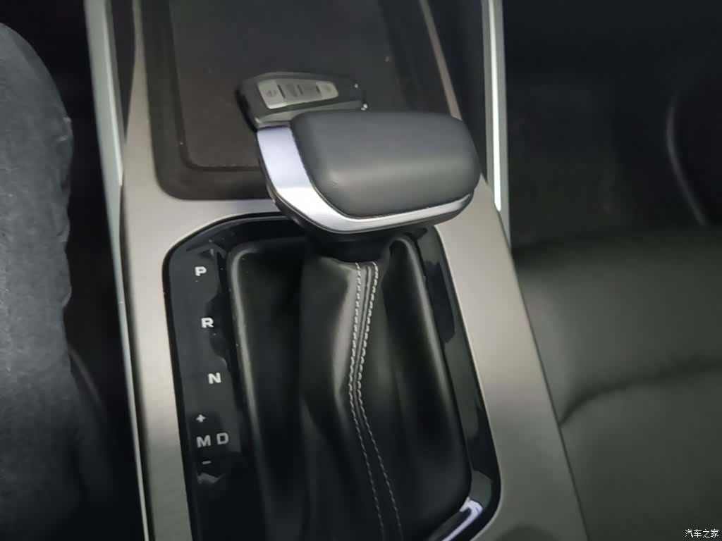 Geely Emgrand, 2024 14