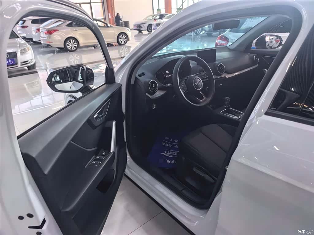 Audi Q2L, 2020 12