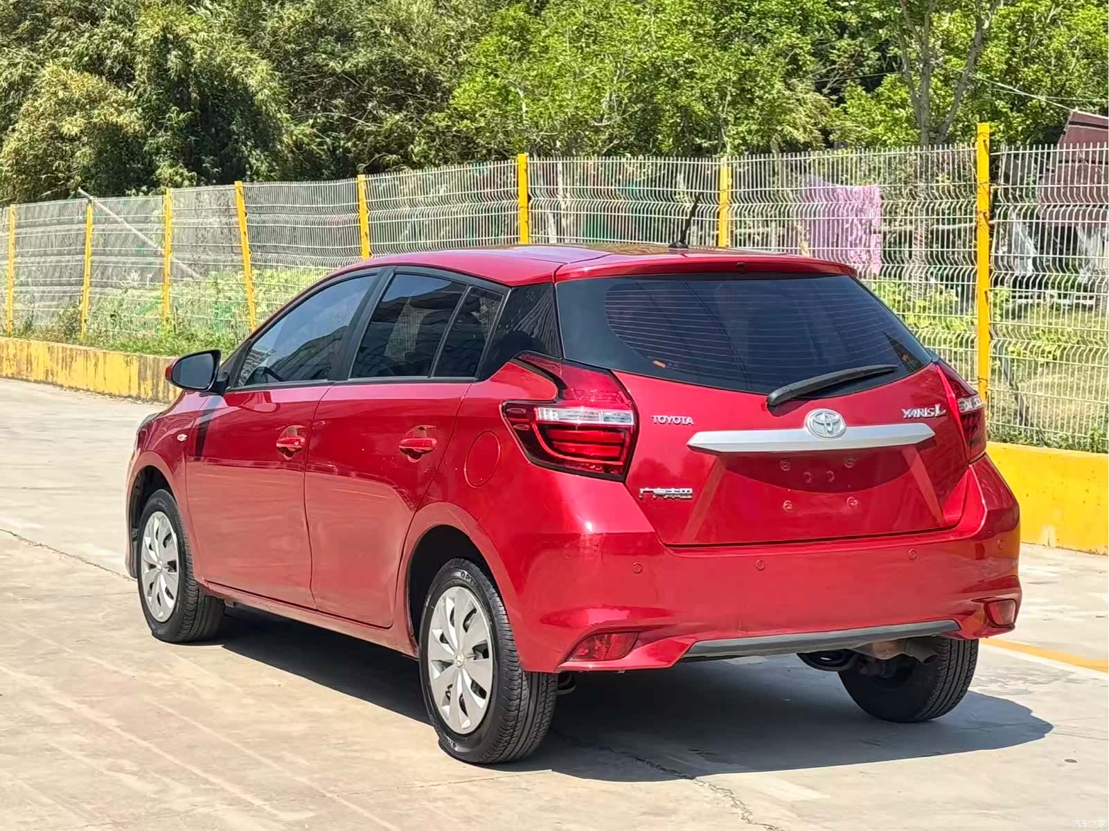 Toyota YARiS L, 2020 4