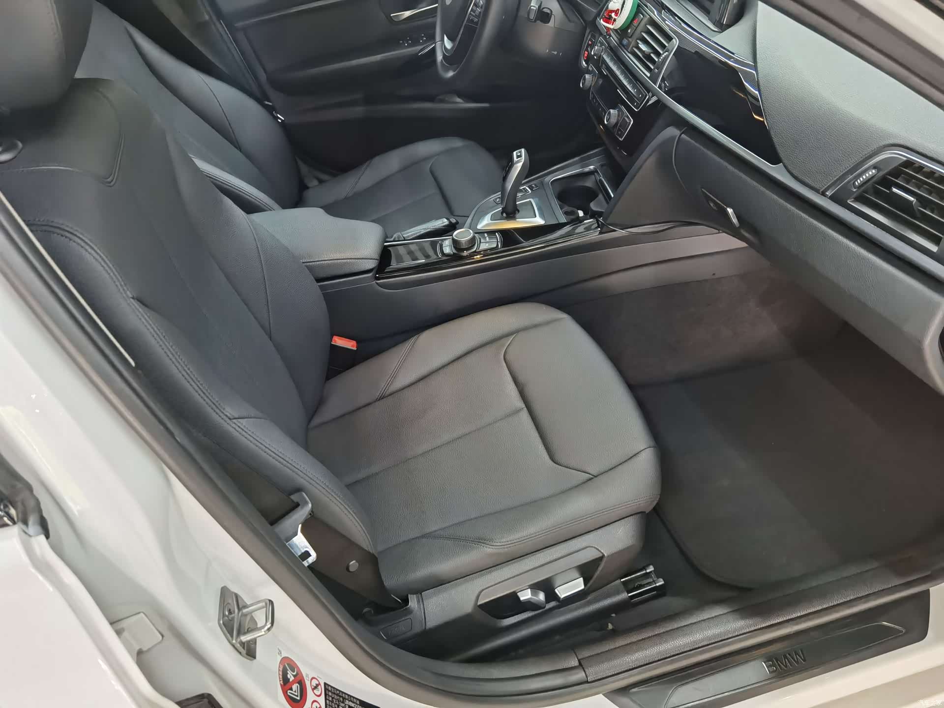 BMW 3 Series, 2017 12