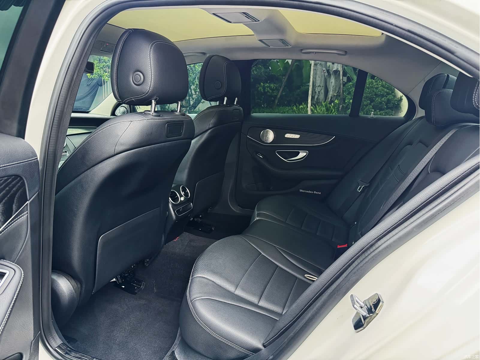 Mercedes-Benz C-Class, 2019 15