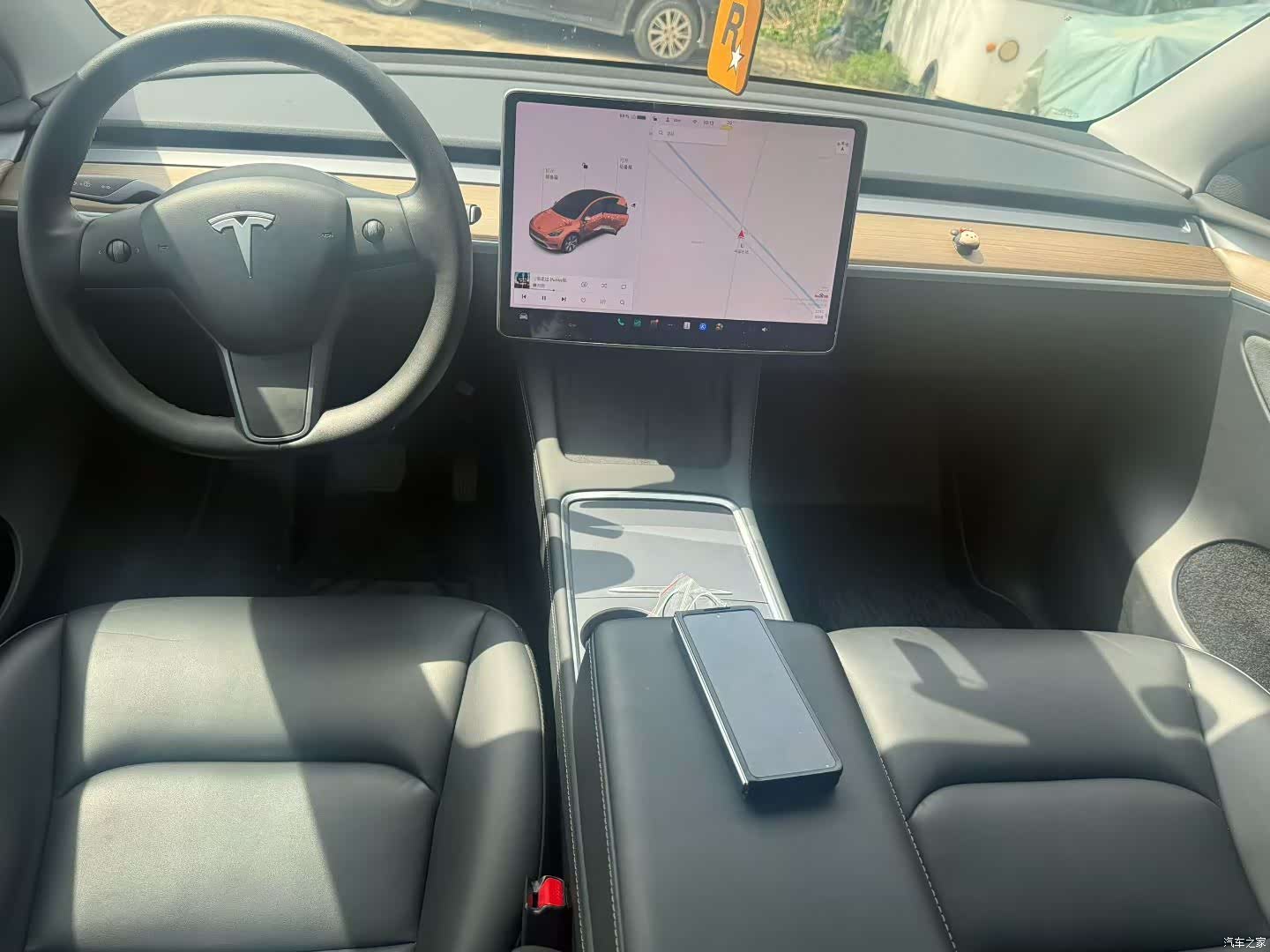 Tesla Model Y, 2021 все фото