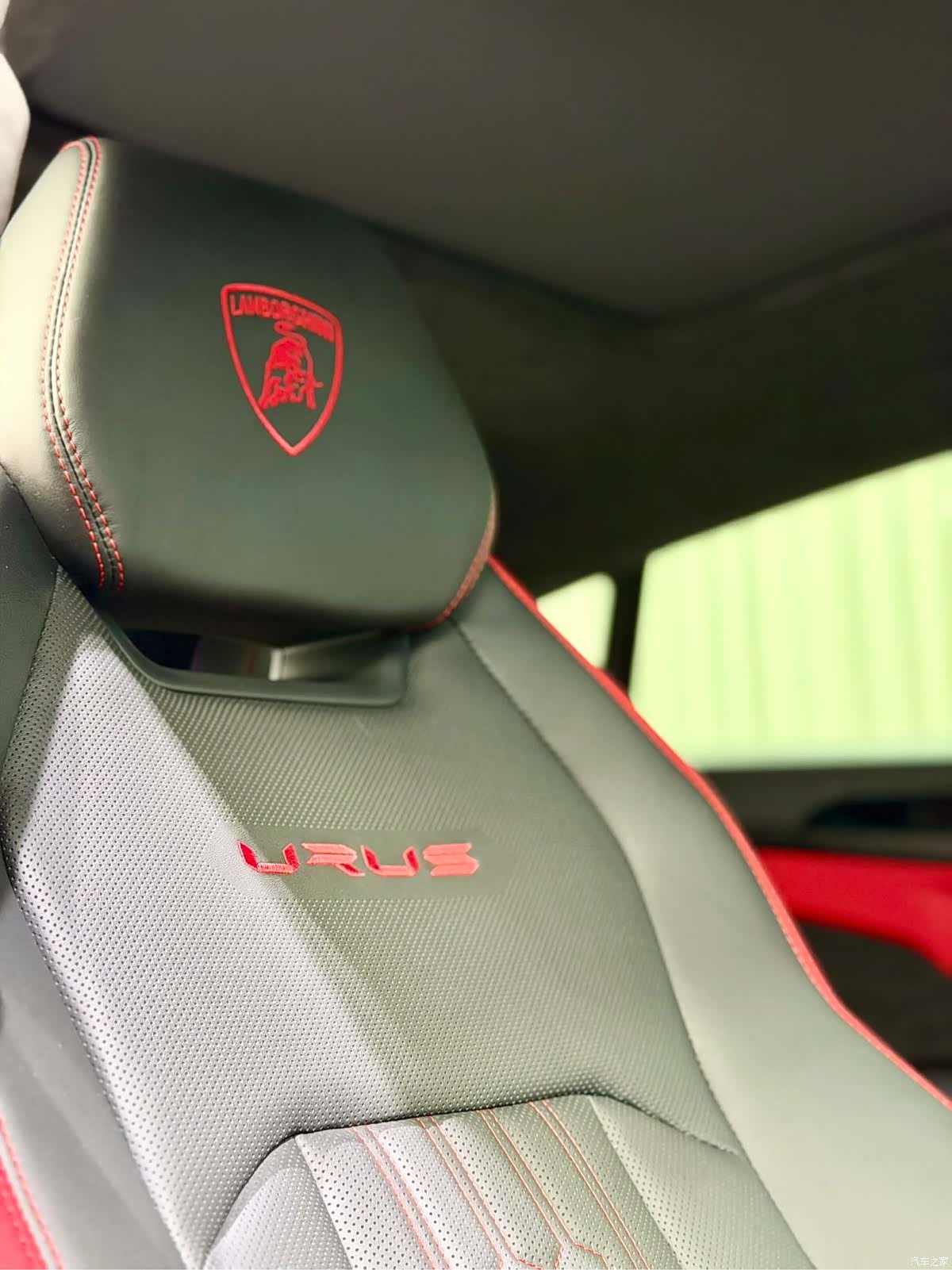 Lamborghini Urus, 2024 11