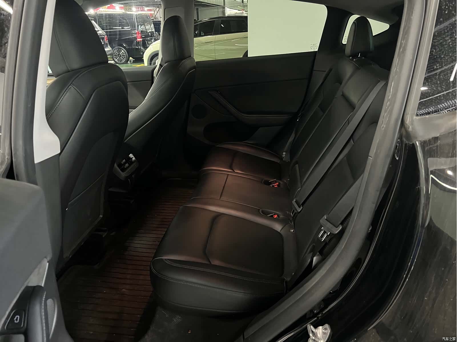 Tesla Model Y, 2023 6