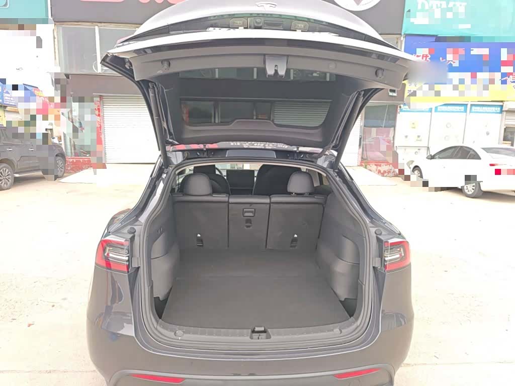 Tesla Model Y, 2024 16