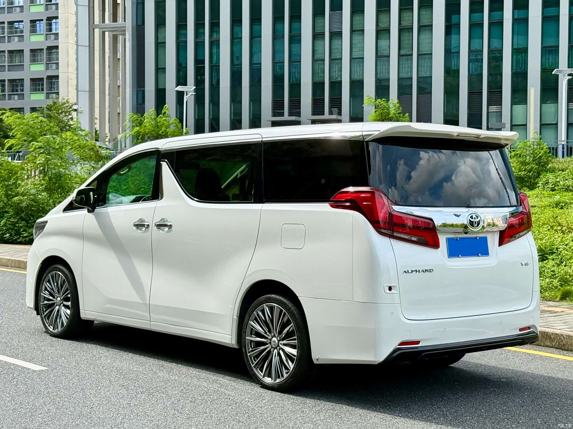 Toyota Alphard, 2019 14