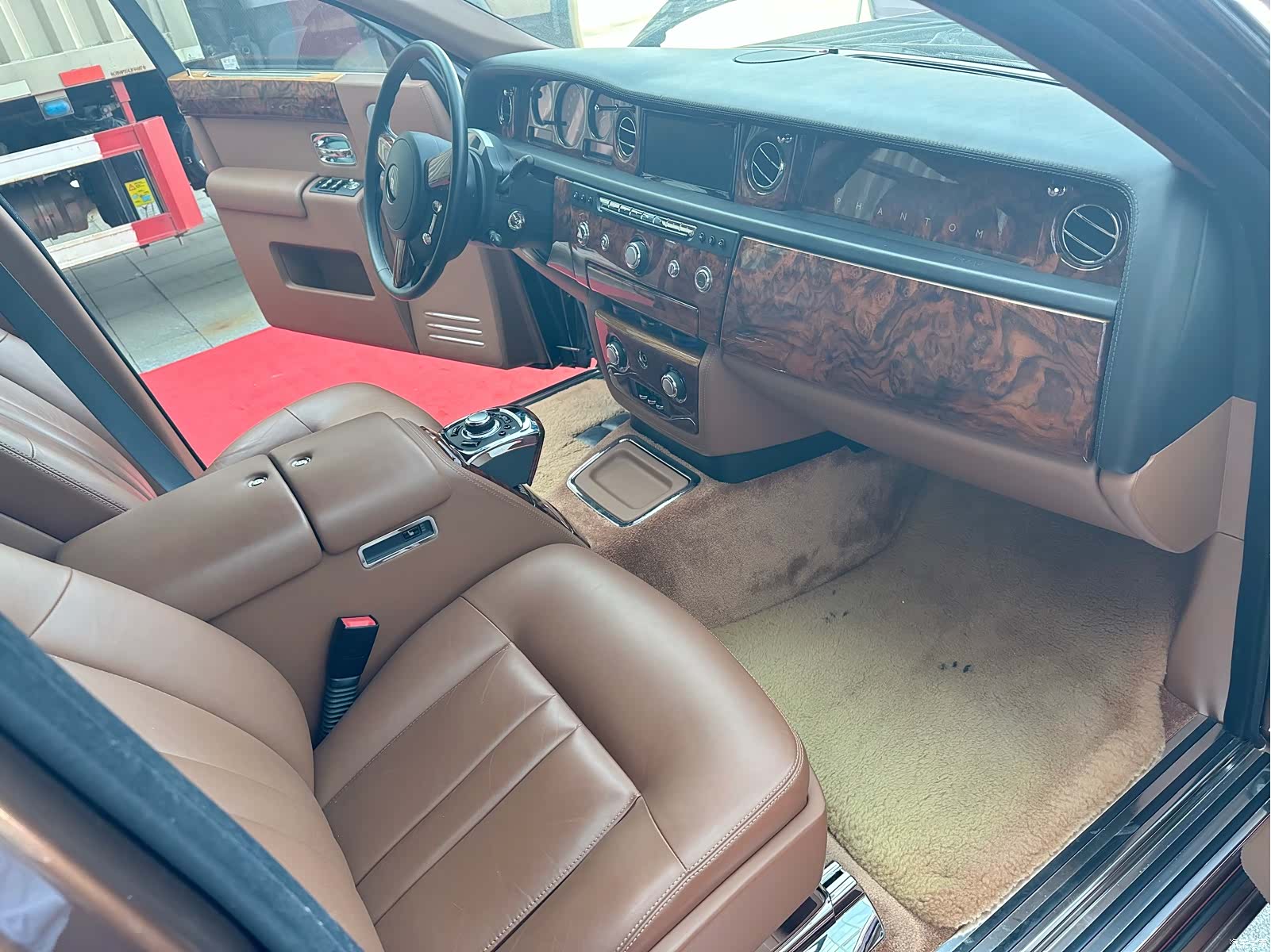 Rolls-Royce Phantom, 2016 9