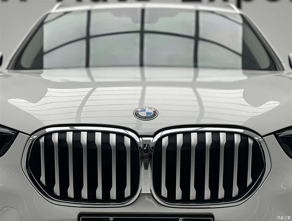 BMW X1, 2022 все фото