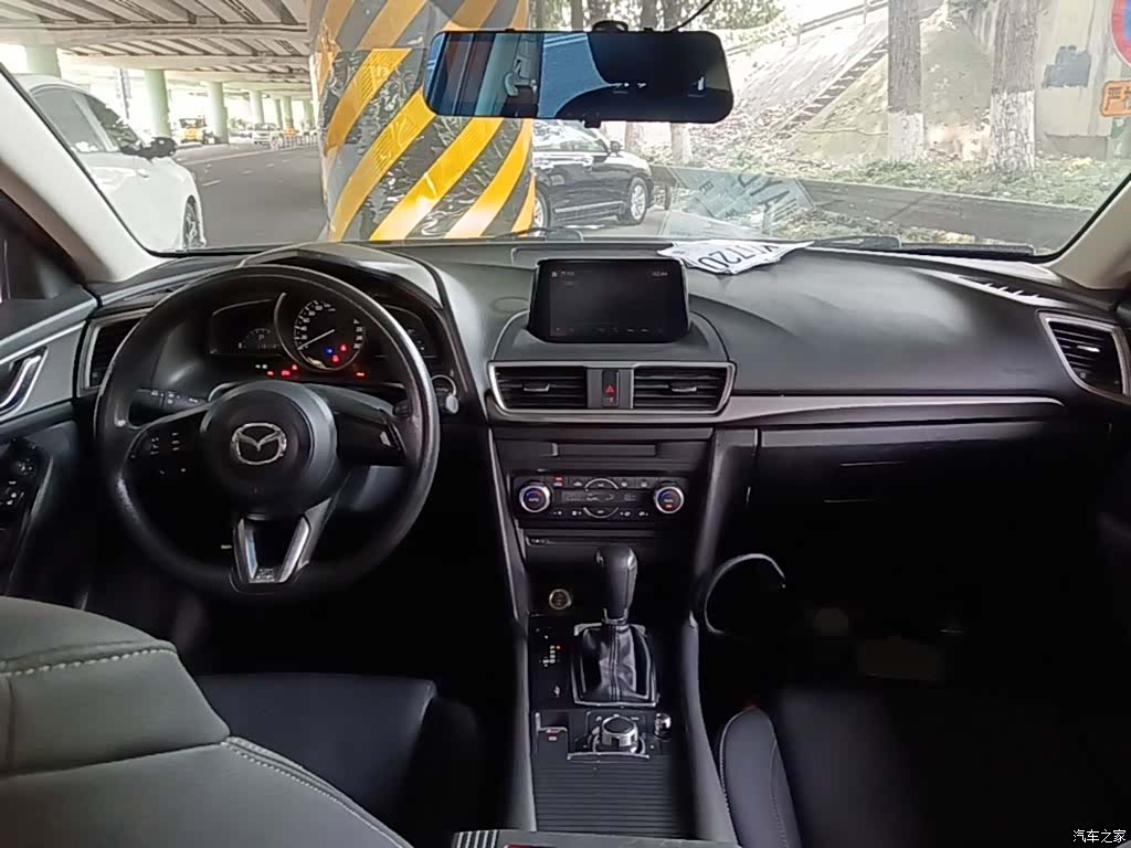 Mazda Mazda3, 2019 10