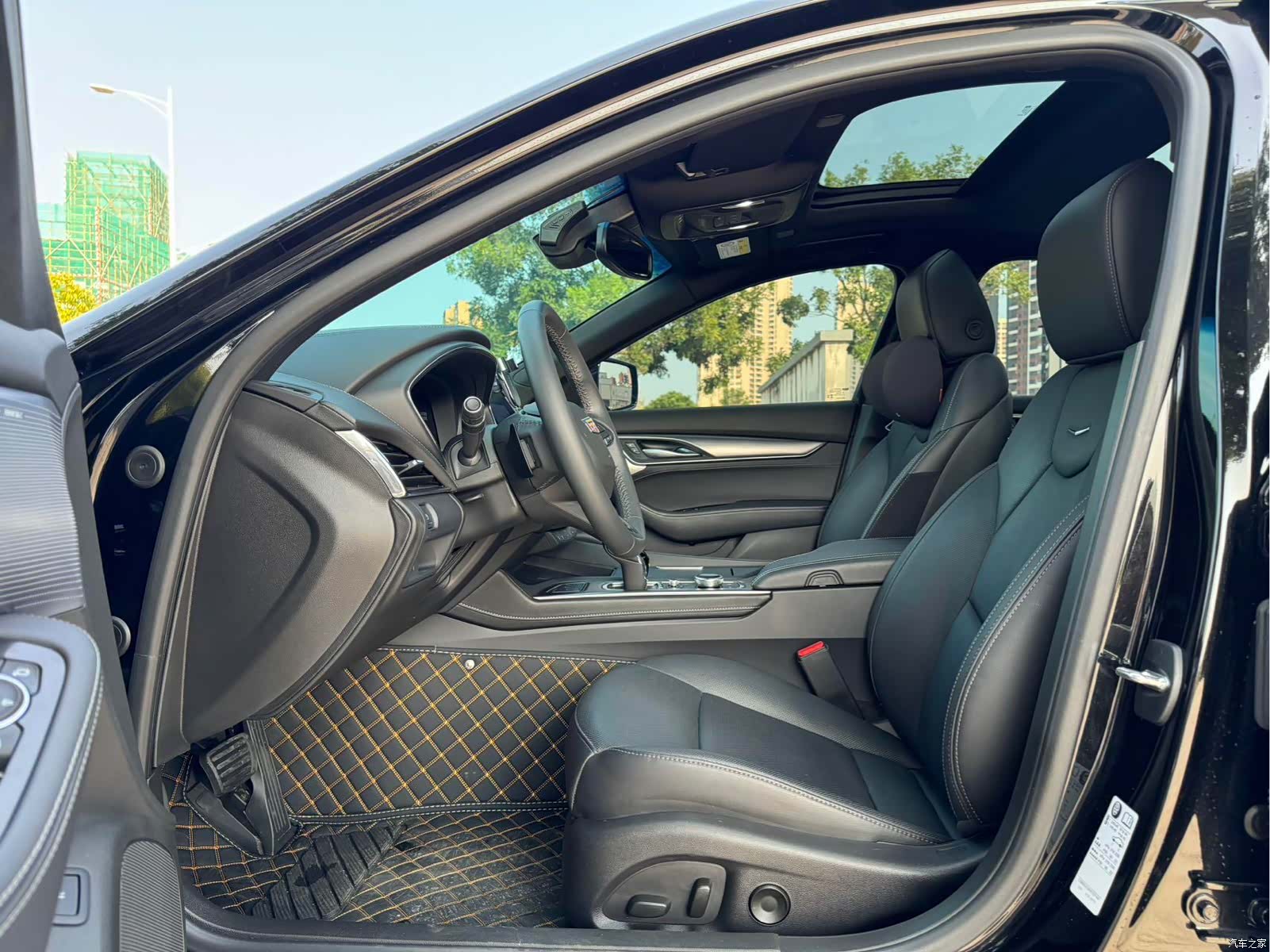 Cadillac CT5, 2023 все фото