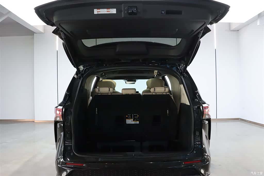 Toyota Granvia, 2023 27