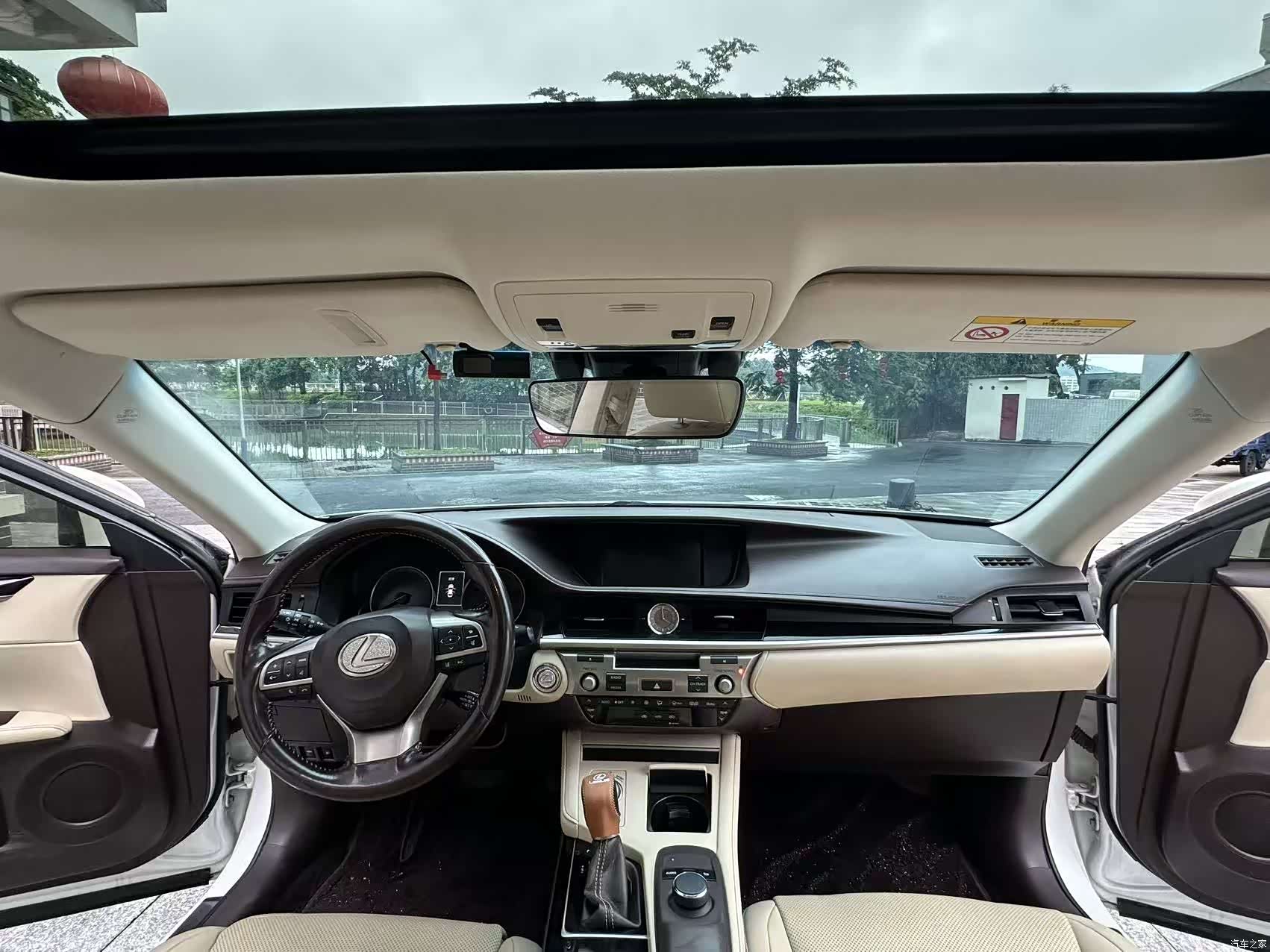 Lexus ES, 2016 11