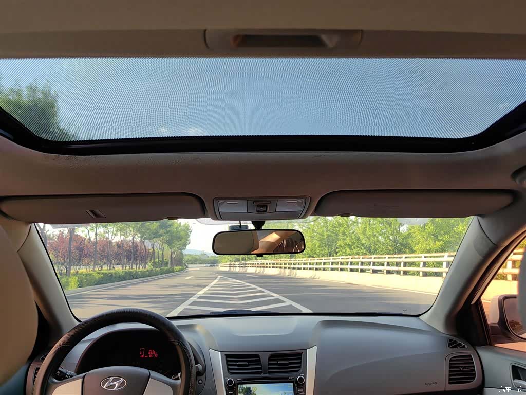 Hyundai GLS, 2017 9
