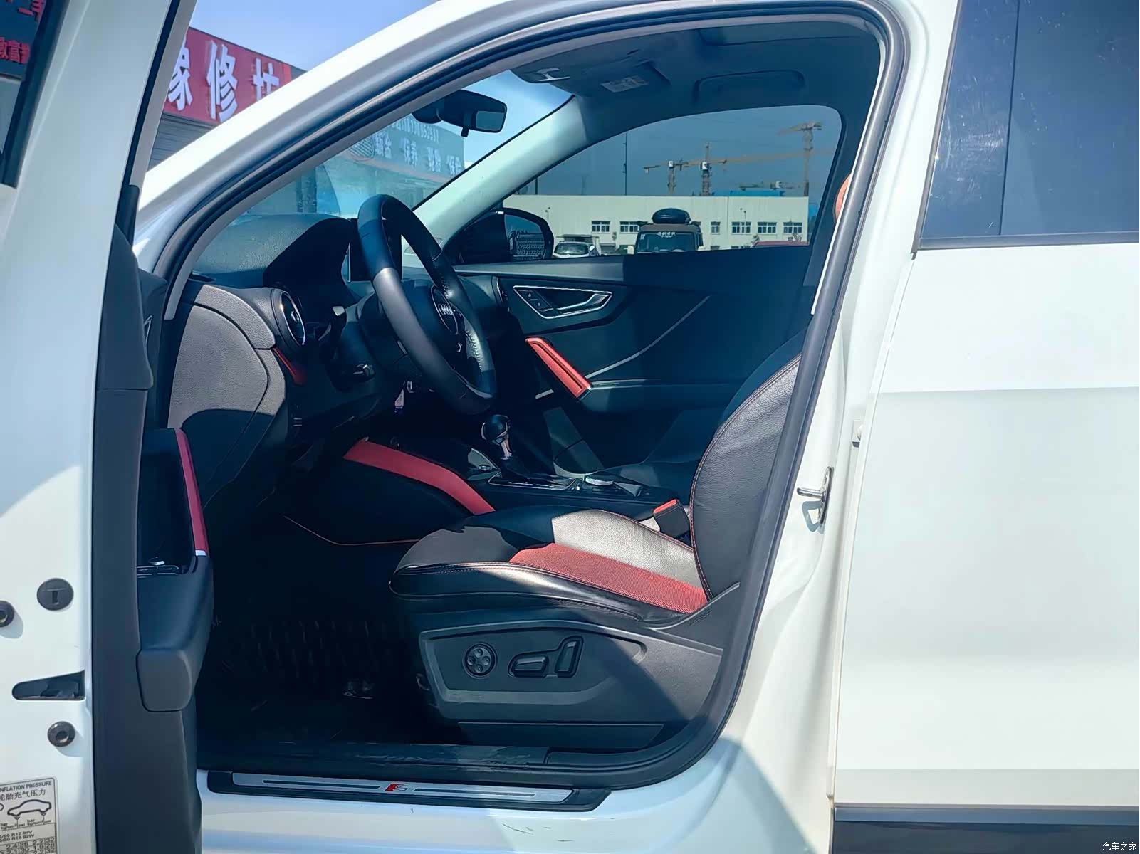 Audi Q2L, 2020 все фото