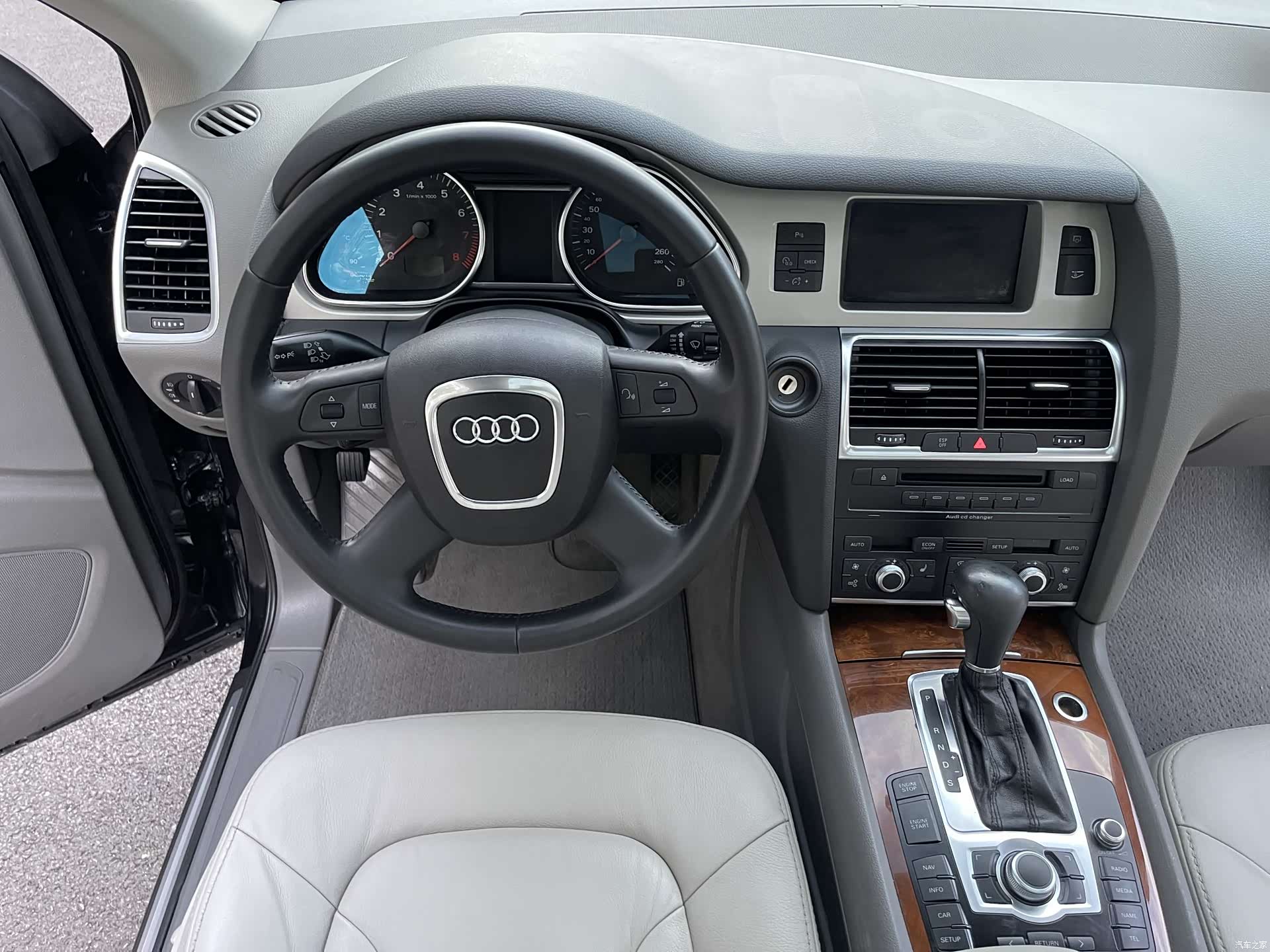 Audi Q7, 2009 11