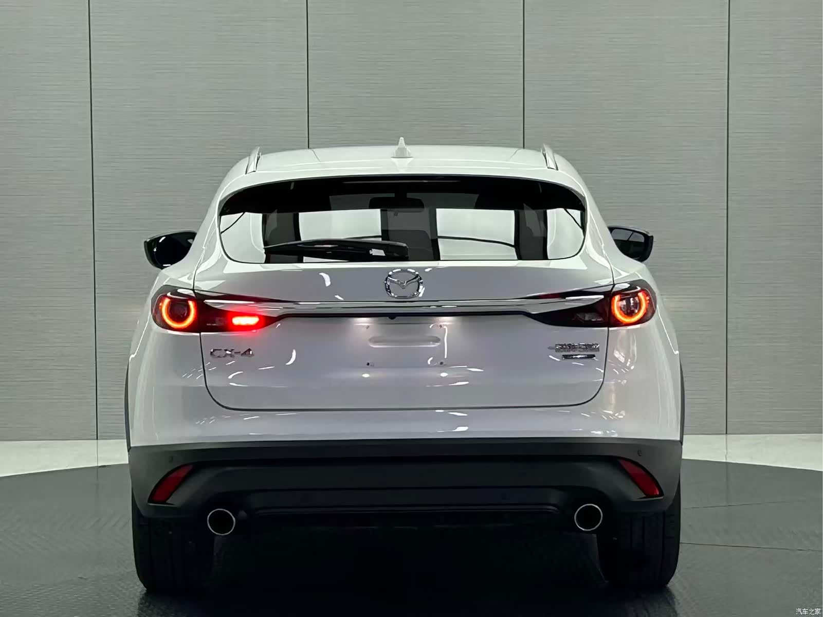 Mazda CX-4, 2023 4