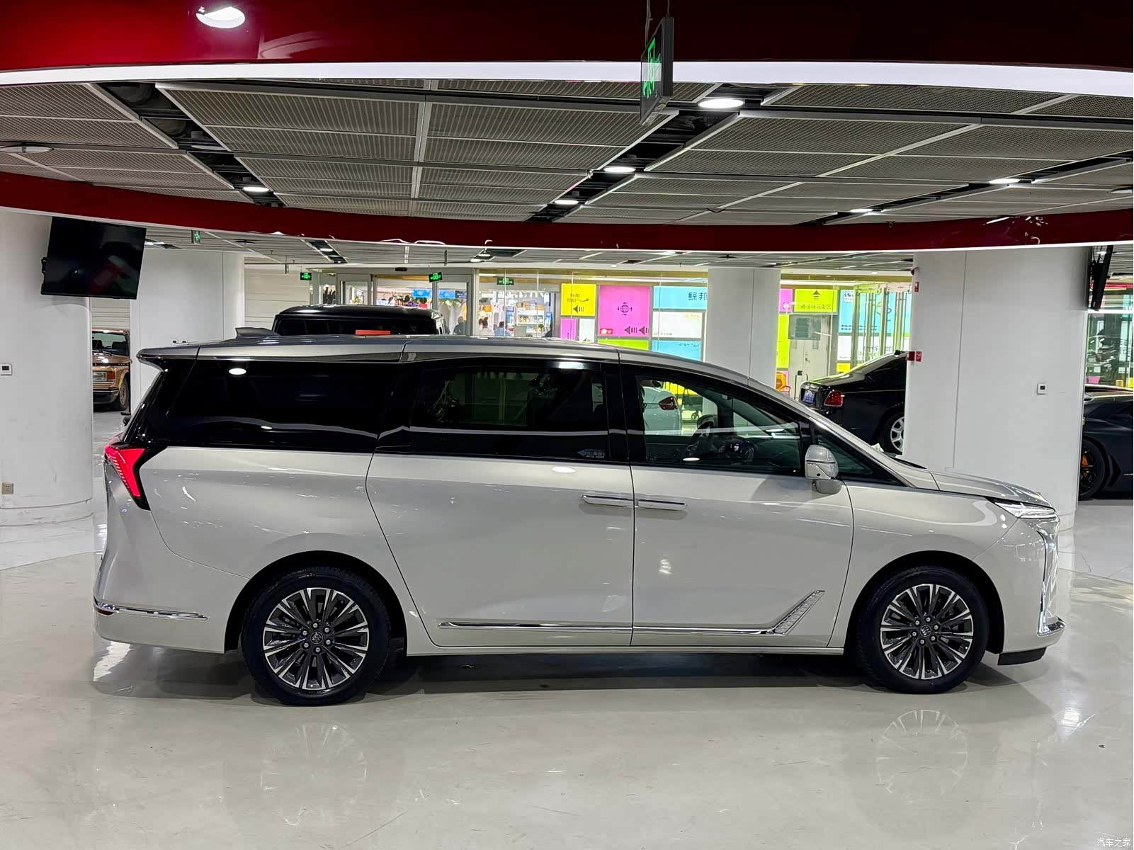 Buick GL8, 2025 9
