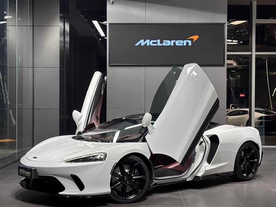 McLaren GT