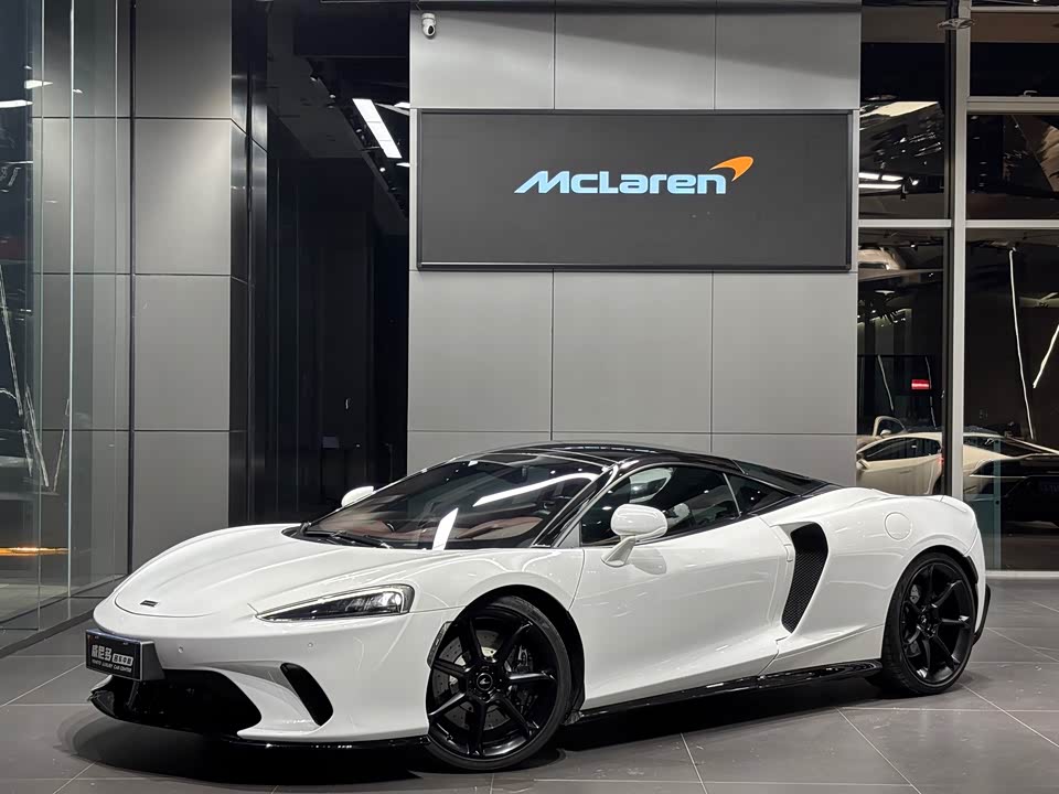 McLaren GT