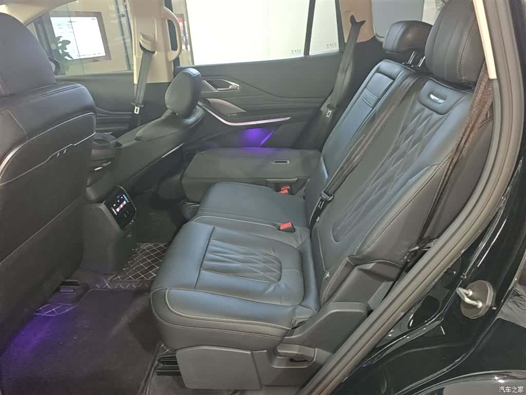 Hongqi HS7, 2024 24