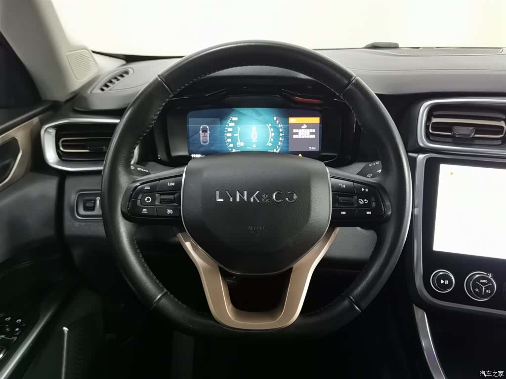 Lynk & Co 01, 2018 11