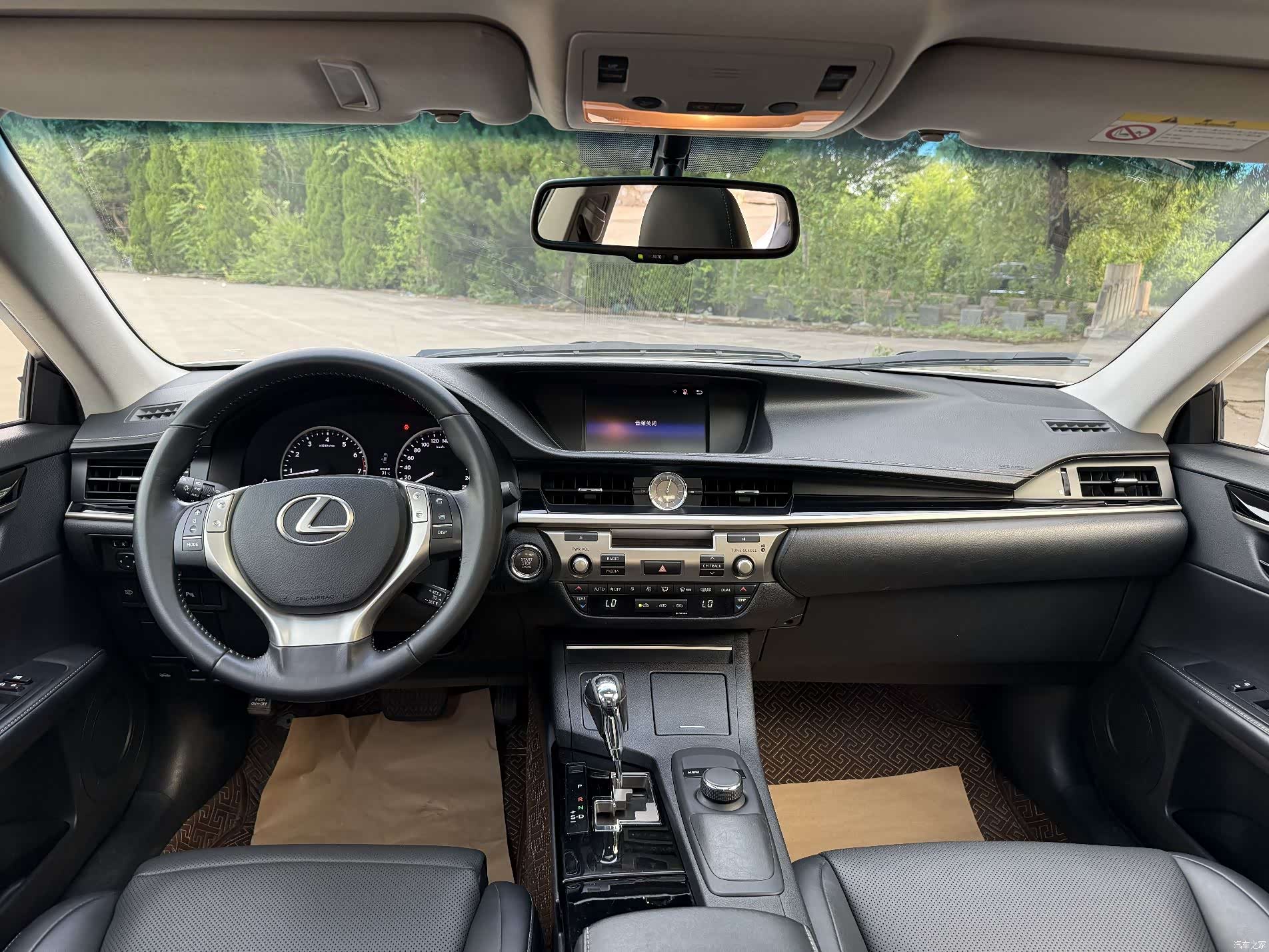 Lexus ES, 2015 14
