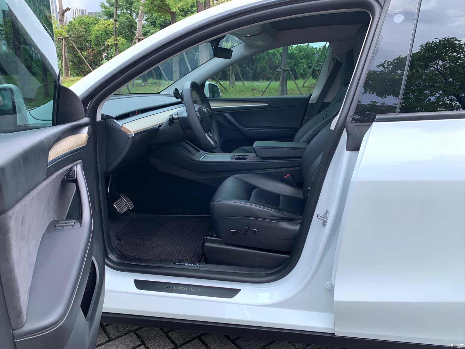 Tesla Model Y, 2022 15