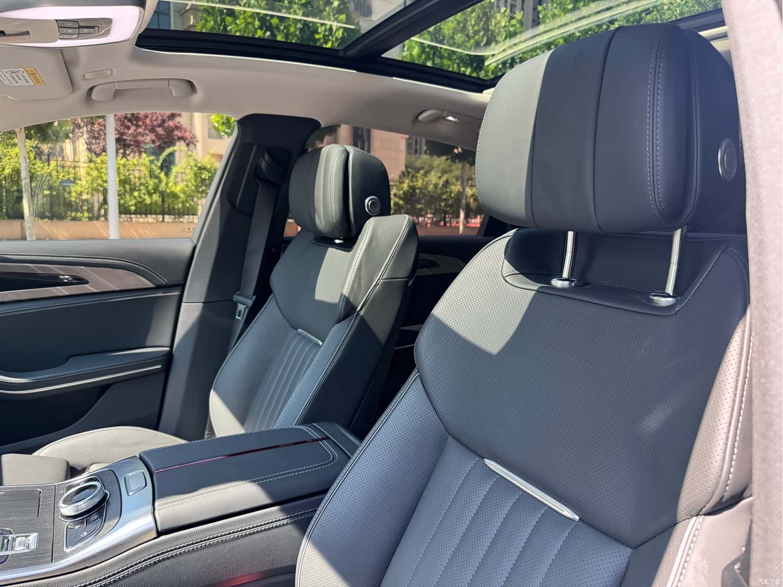 Hongqi H9, 2023 10