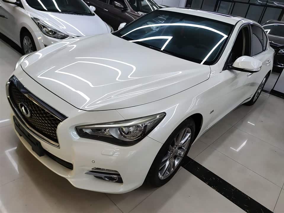 Infiniti Q50L