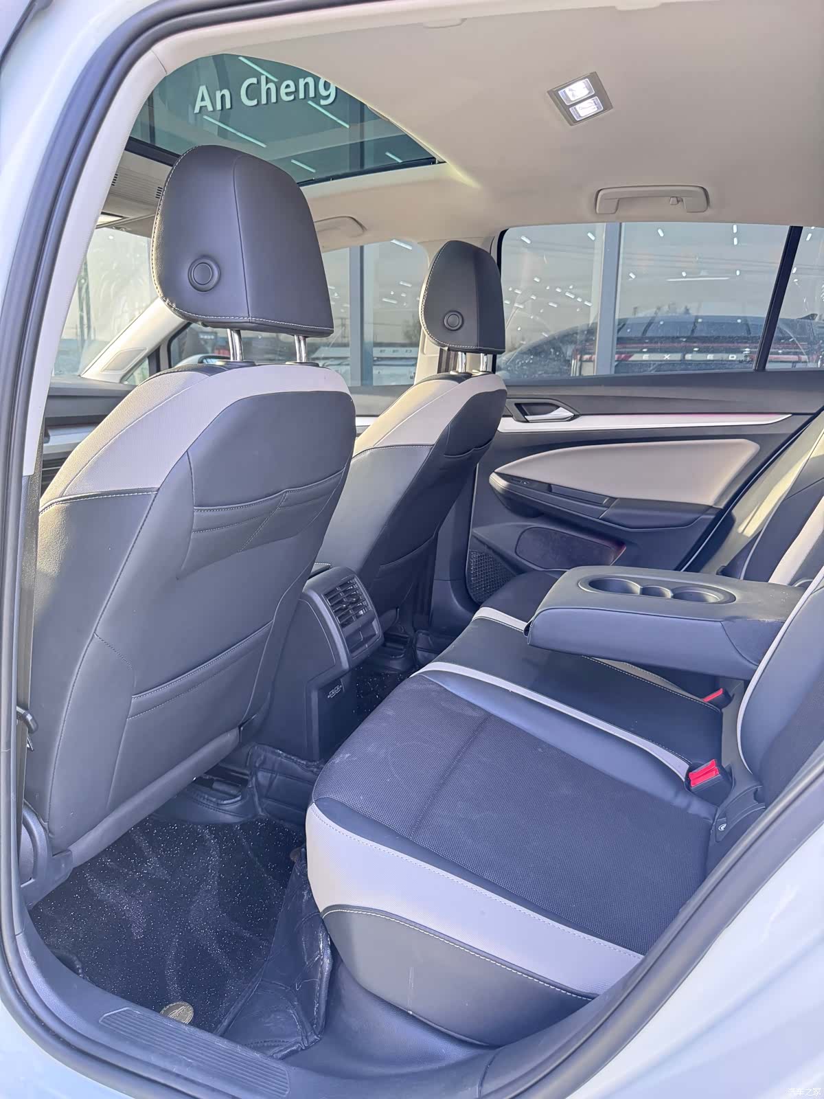 Volkswagen Golf, 2024 11