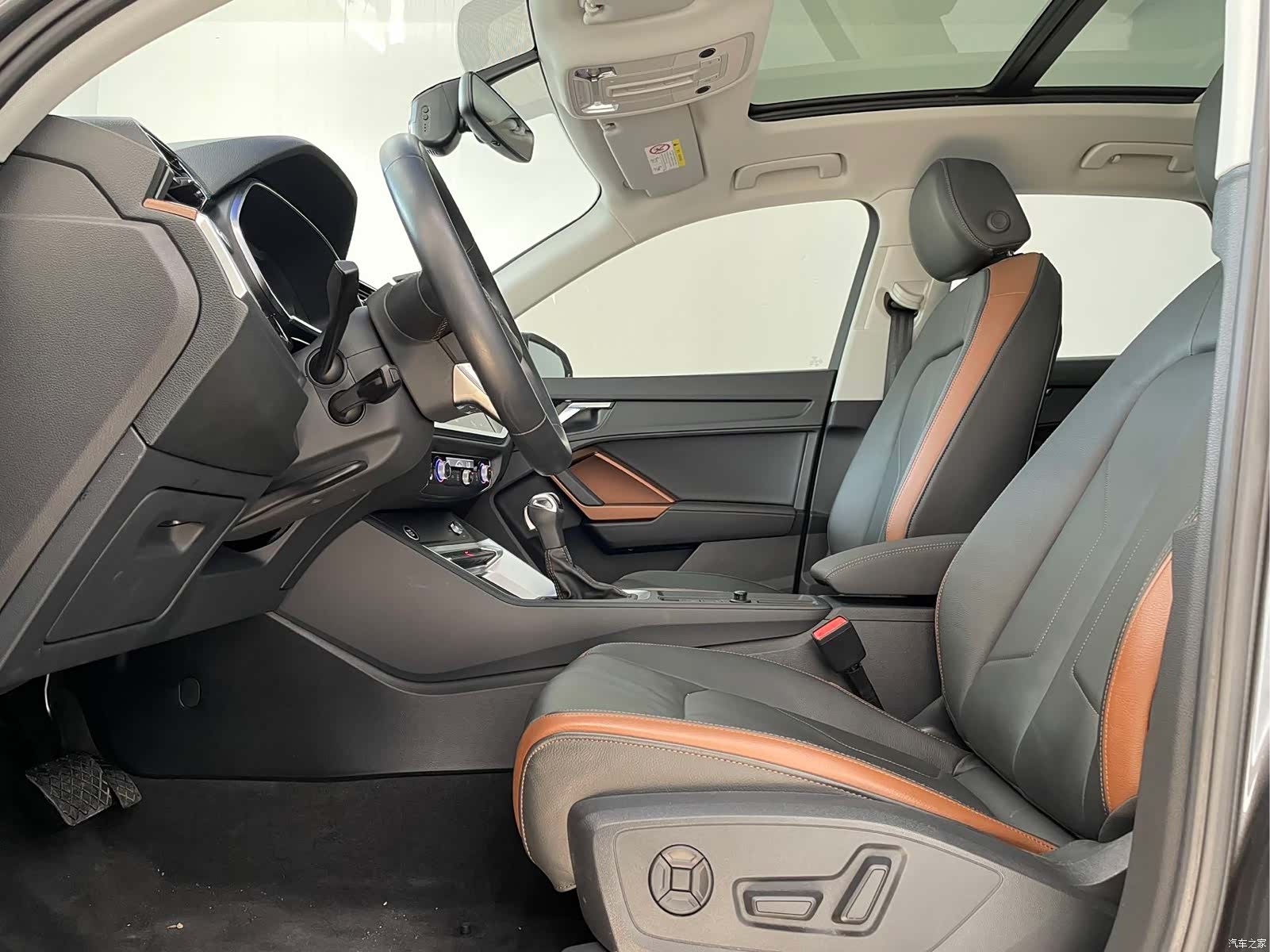 Audi Q3, 2022 10