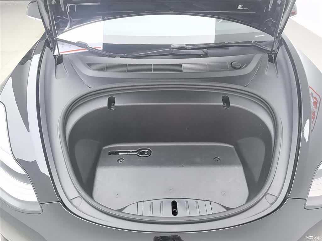 Tesla Model 3, 2020 6