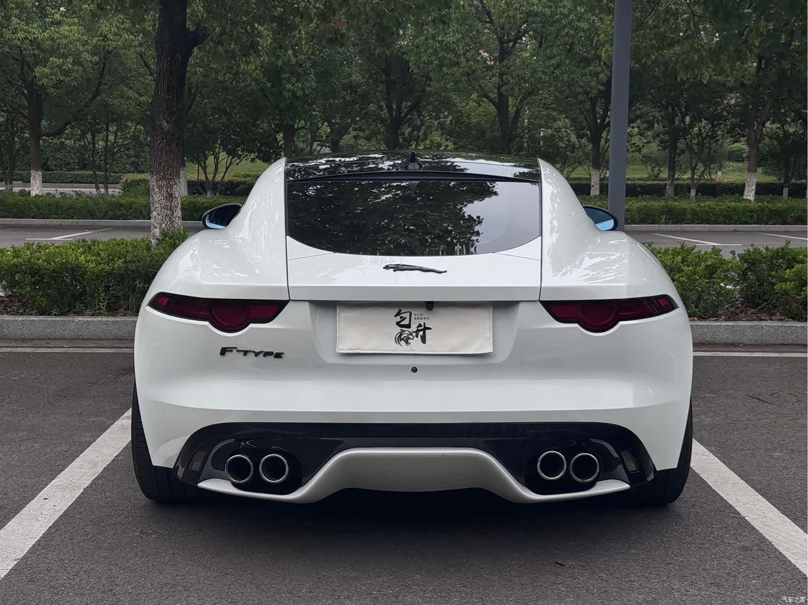 Jaguar F-TYPE, 2018 4