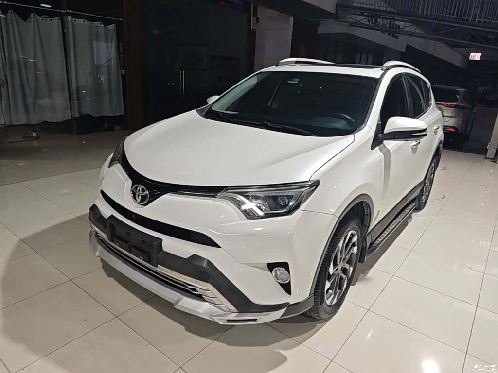 Toyota RAV4, 2017 1