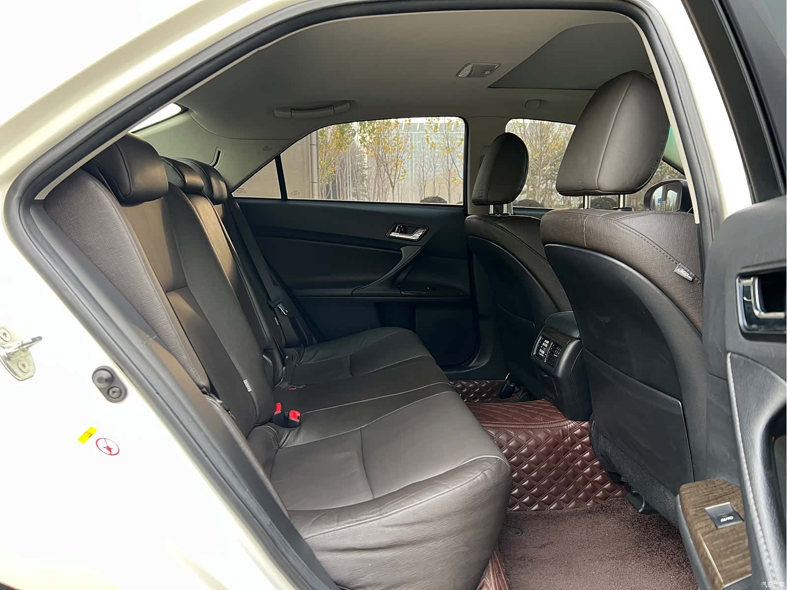 Toyota 2.5V, 2017 9